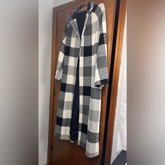 Plaid long coat size 8/10 SHEIN - Picture 5 of 7